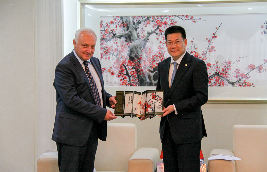 说明:http://news.gdufs.edu.cn/UploadFiles/zwz/2016/4/201604261708268166.jpg