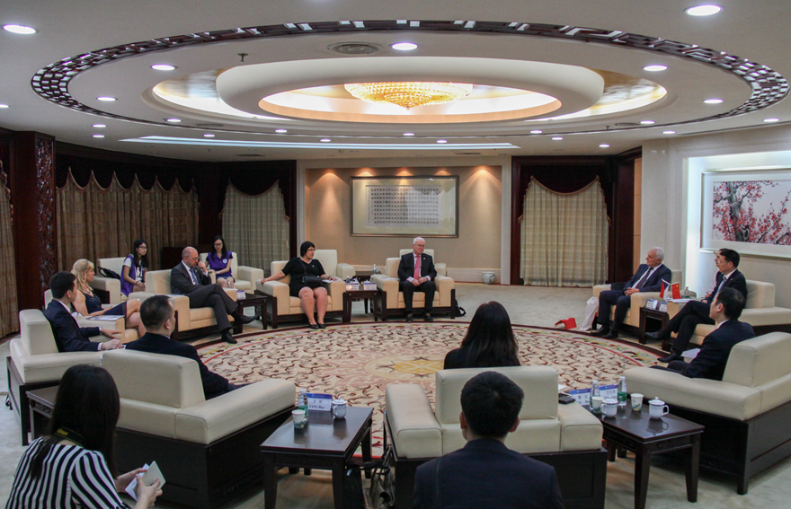 说明:http://news.gdufs.edu.cn/UploadFiles/zwz/2016/4/201604261708252719.jpg