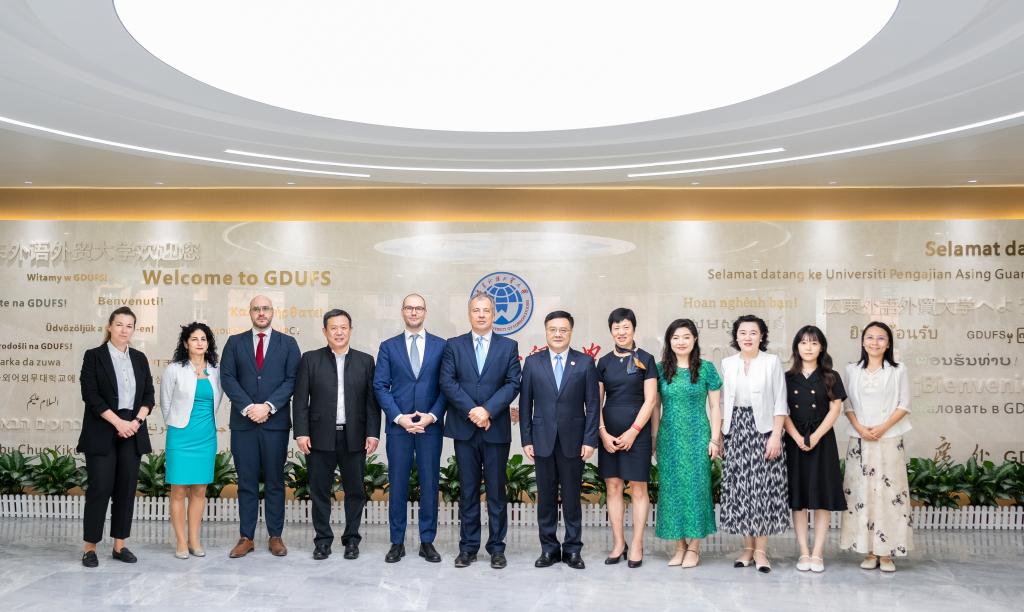 2025年9月22日,匈牙利国会副主席来访我校.jpg 2025年9月22日,匈牙利国会副主席来访我校.jpg